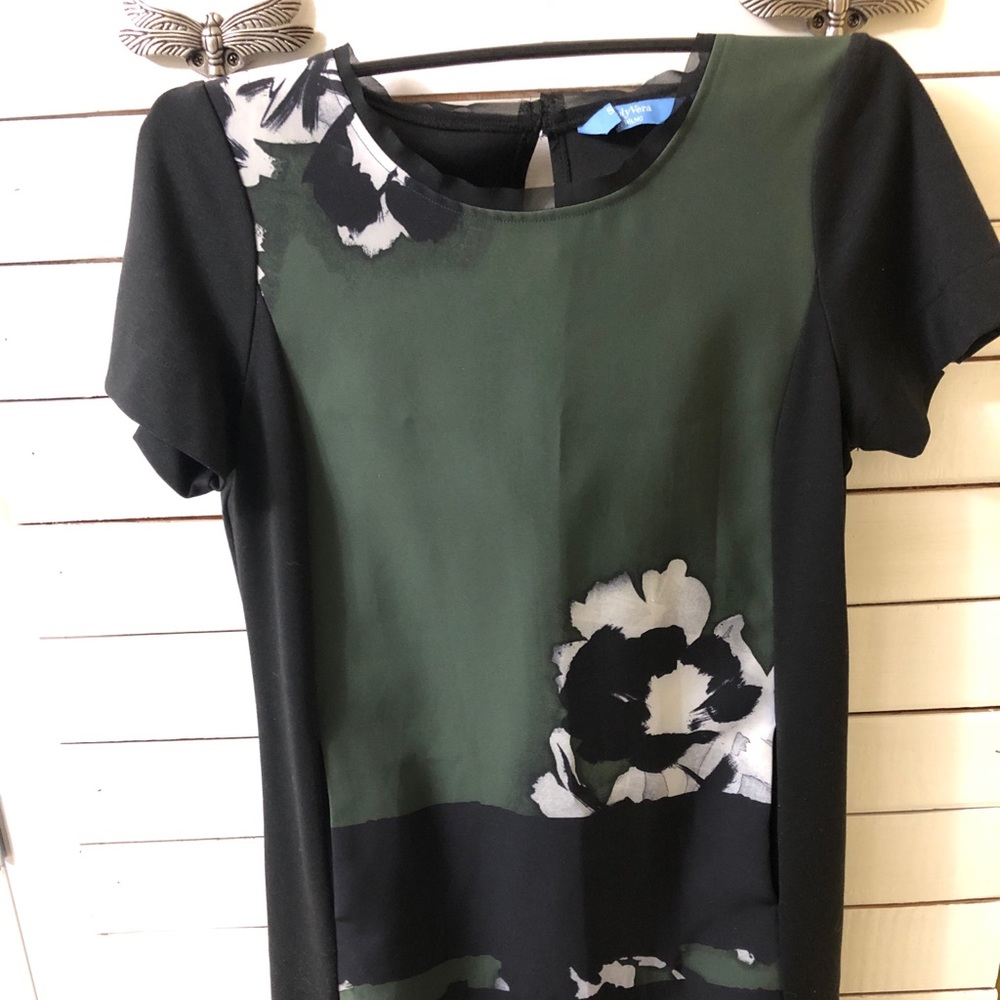 Simply Vera forestGreen and black capsleeve dress